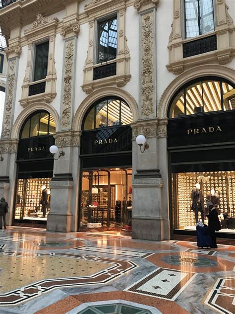 outlet da prada na itália